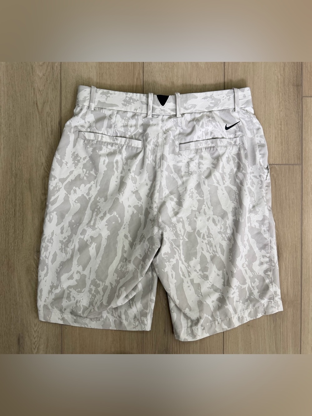 Nike Golf Dri-FIT Men’s Shorts White Gray Camo Standard Fit